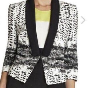 Stylish black / white printed blazer